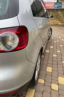 Хэтчбек Volkswagen Golf Plus 2008 в 