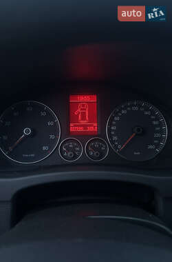 Хетчбек Volkswagen Golf Plus 2008 в 