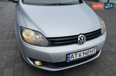 Хэтчбек Volkswagen Golf Plus 2012 в 