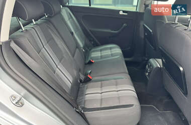 Хэтчбек Volkswagen Golf Plus 2012 в 