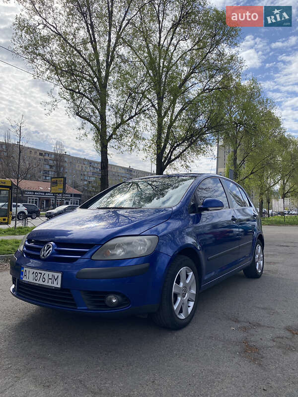 Хэтчбек Volkswagen Golf Plus 2005 в 