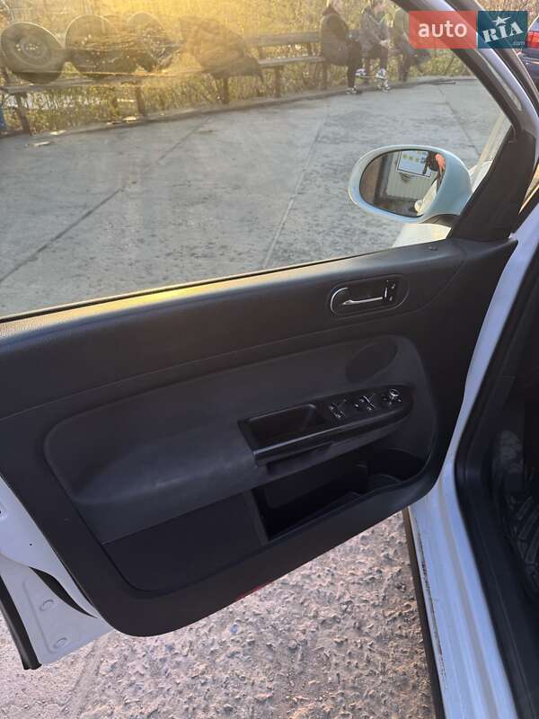 Хетчбек Volkswagen Golf Plus 2012 в Городку