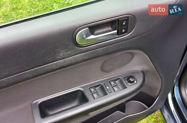 Хэтчбек Volkswagen Golf Plus 2009 в 