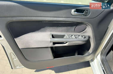 Хэтчбек Volkswagen Golf Plus 2011 в 