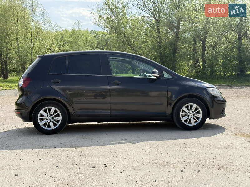 Хэтчбек Volkswagen Golf Plus 2005 в 