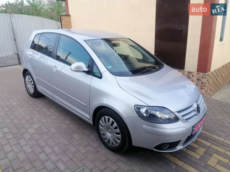 Хетчбек Volkswagen Golf Plus 2008 в 