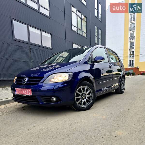 Хэтчбек Volkswagen Golf Plus 2008 в 