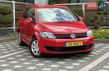 Хетчбек Volkswagen Golf Plus 2012 в 