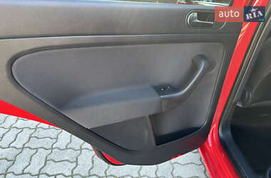 Хетчбек Volkswagen Golf Plus 2012 в 