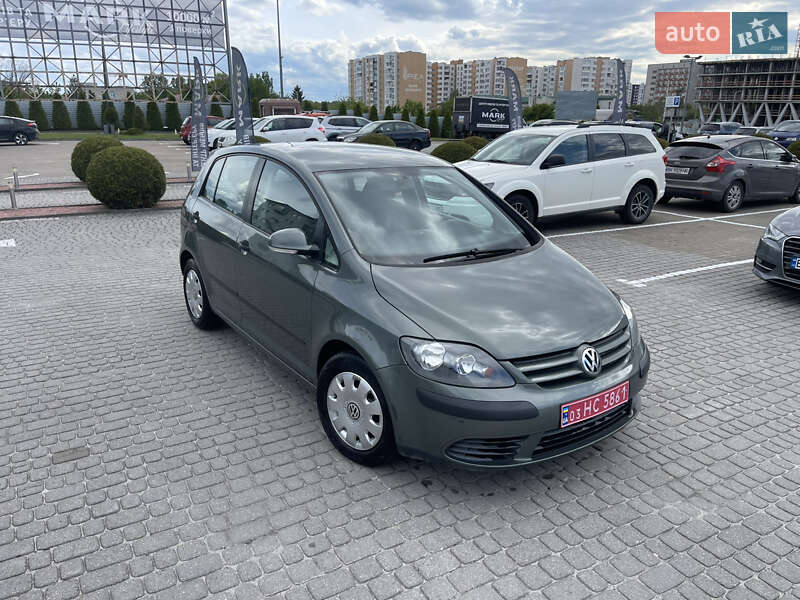 Хэтчбек Volkswagen Golf Plus 2005 в 