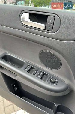 Хетчбек Volkswagen Golf Plus 2010 в 