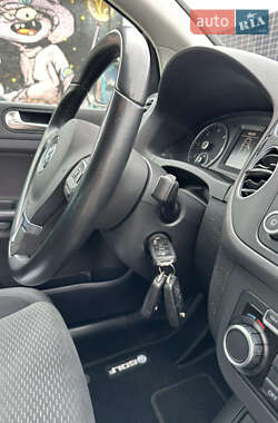 Хетчбек Volkswagen Golf Plus 2010 в 