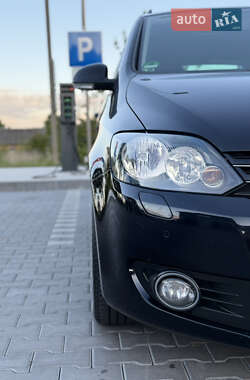 Хетчбек Volkswagen Golf Plus 2010 в 