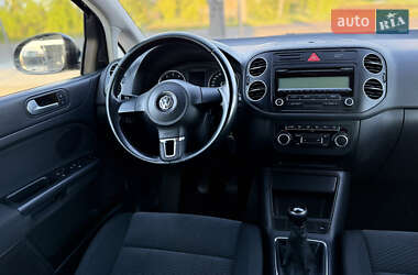 Хетчбек Volkswagen Golf Plus 2010 в 