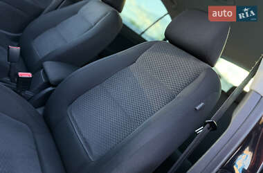 Хетчбек Volkswagen Golf Plus 2010 в 