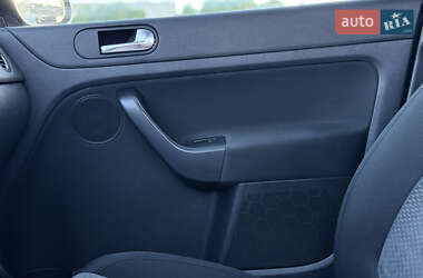 Хетчбек Volkswagen Golf Plus 2010 в 