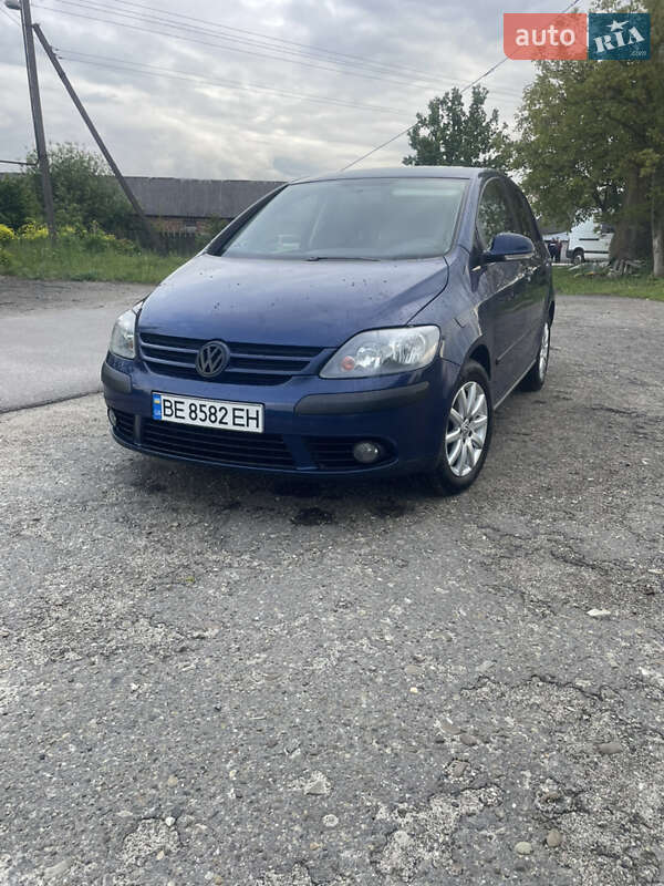 Хетчбек Volkswagen Golf Plus 2007 в Новояворівську