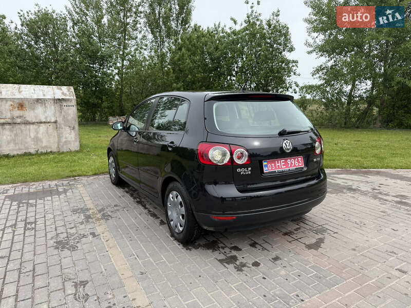 Хэтчбек Volkswagen Golf Plus 2006 в Нововолынске