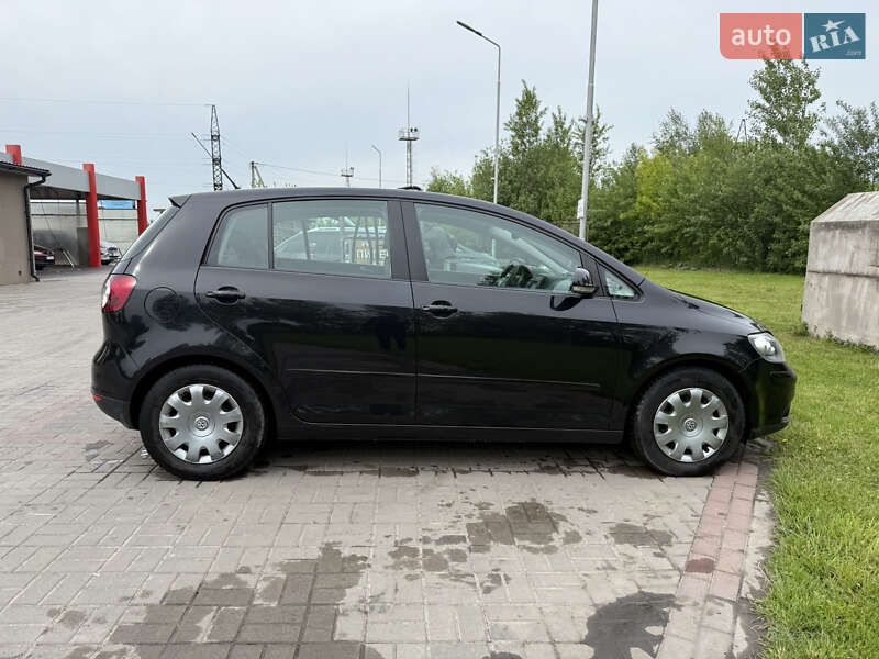 Хэтчбек Volkswagen Golf Plus 2006 в Нововолынске