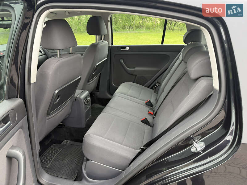 Хэтчбек Volkswagen Golf Plus 2006 в Нововолынске