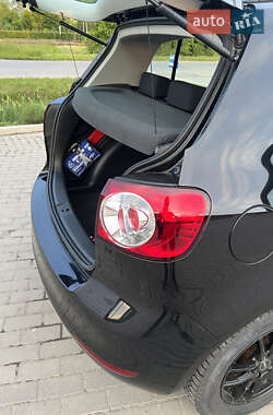 Хэтчбек Volkswagen Golf Plus 2010 в 