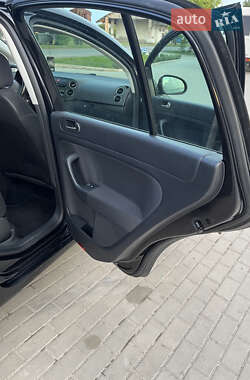Хэтчбек Volkswagen Golf Plus 2010 в 