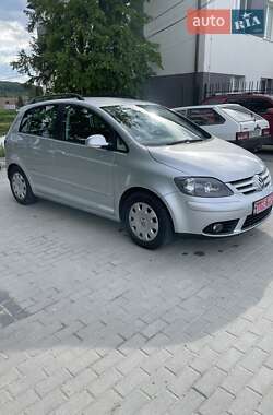 Хетчбек Volkswagen Golf Plus 2008 в 