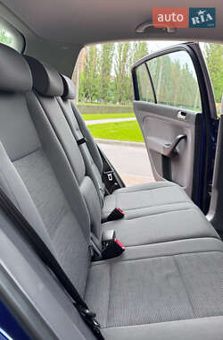 Хэтчбек Volkswagen Golf Plus 2005 в 