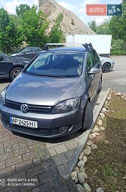Хэтчбек Volkswagen Golf Plus 2010 в 