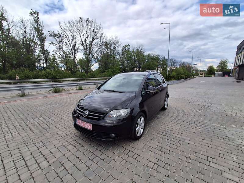 Хетчбек Volkswagen Golf Plus 2008 в 