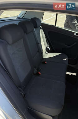 Хетчбек Volkswagen Golf Plus 2009 в 