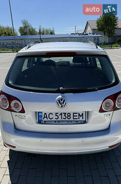 Хетчбек Volkswagen Golf Plus 2009 в 
