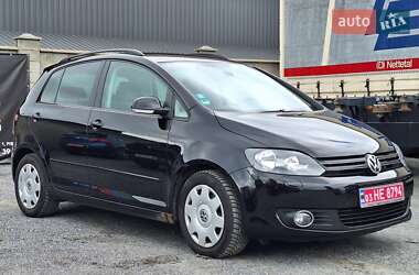 Хэтчбек Volkswagen Golf Plus 2010 в 
