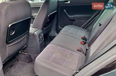Хэтчбек Volkswagen Golf Plus 2010 в 
