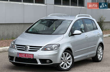Хэтчбек Volkswagen Golf Plus 2009 в 