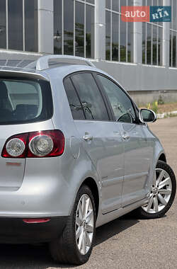 Хэтчбек Volkswagen Golf Plus 2009 в 