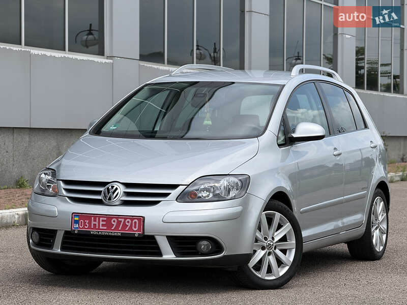 Хэтчбек Volkswagen Golf Plus 2009 в 