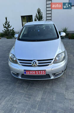 Хетчбек Volkswagen Golf Plus 2008 в 