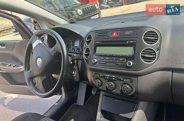 Хэтчбек Volkswagen Golf Plus 2009 в 