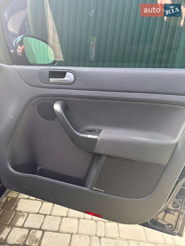 Хетчбек Volkswagen Golf Plus 2006 в Новодністровську