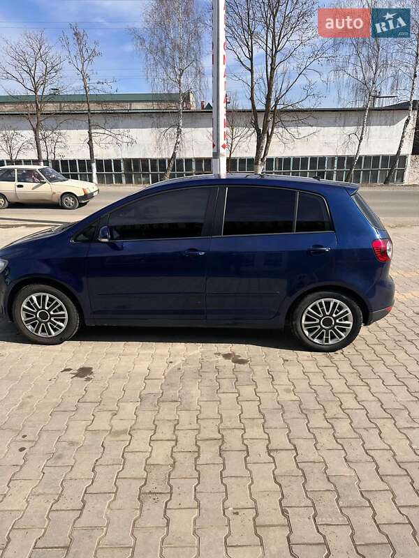 Хетчбек Volkswagen Golf Plus 2006 в Новодністровську