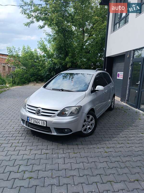 Хэтчбек Volkswagen Golf Plus 2008 в 
