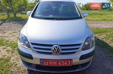 Хэтчбек Volkswagen Golf Plus 2005 в 