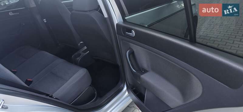 Хэтчбек Volkswagen Golf Plus 2006 в Черновцах