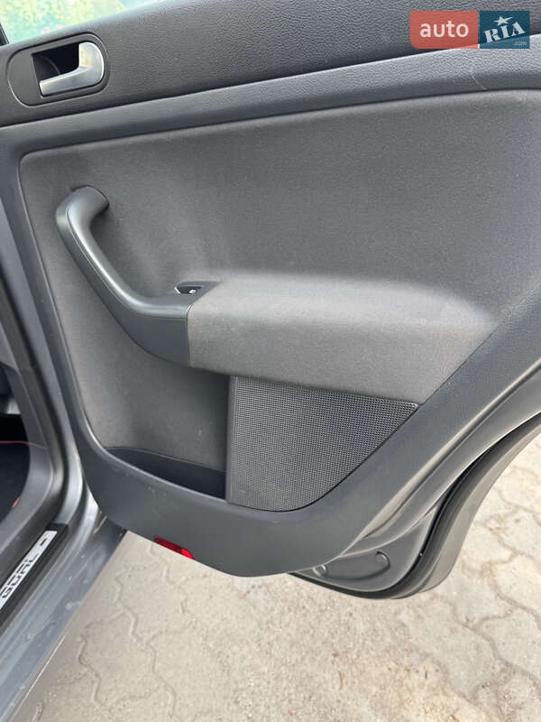 Хэтчбек Volkswagen Golf Plus 2008 в Великой Багачке