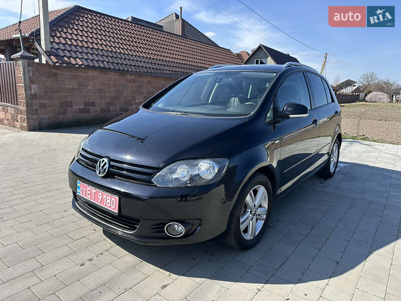 Хэтчбек Volkswagen Golf Plus 2012 в 