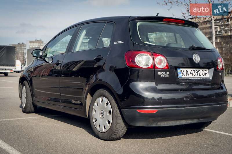 Хэтчбек Volkswagen Golf Plus 2006 в Киеве