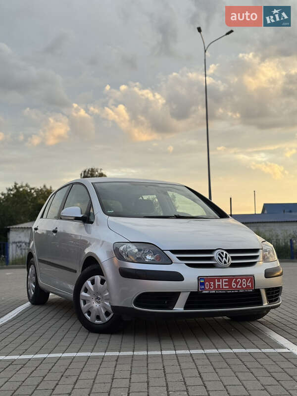 Хетчбек Volkswagen Golf Plus 2005 в Нововолинську
