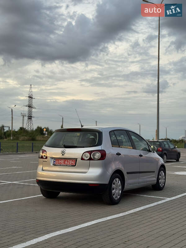 Хетчбек Volkswagen Golf Plus 2005 в Нововолинську