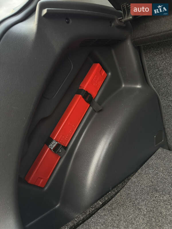 Хетчбек Volkswagen Golf Plus 2005 в Нововолинську
